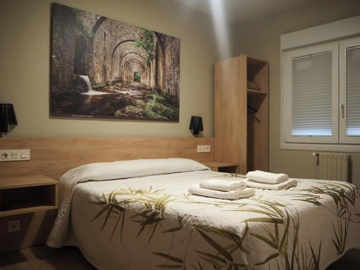 Guest house Hostal Acella Pamplona